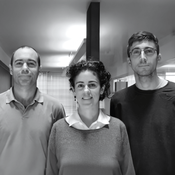 nitsche - Escritório formado pelos irmãos Lua, Pedro e João Nitsche. Juntos, os três associam técnica e arte para produzir arquitetura e design de uma maneira integrada, entregando diversos tipos de projetos.